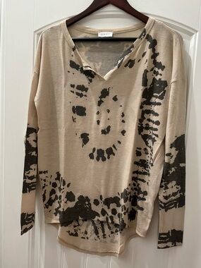 ENTI, Neutral Tie-Dye V-Neck Pullover Long-sleeve T Shirt, Size Small